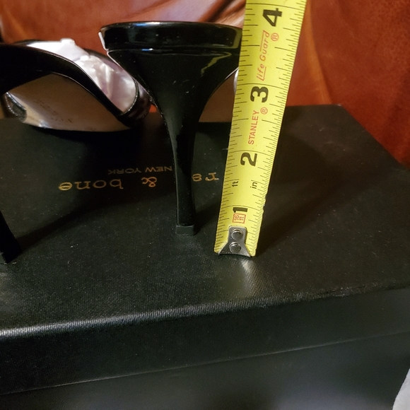 NEW MANOLO BLAHNIK BLACK OPEN TOE HEELS - Picture 4 of 6